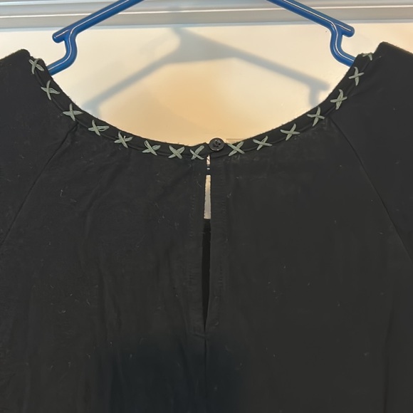 Skies are Blue by Stitch Fix embroidered blouse - Picture 4 of 5